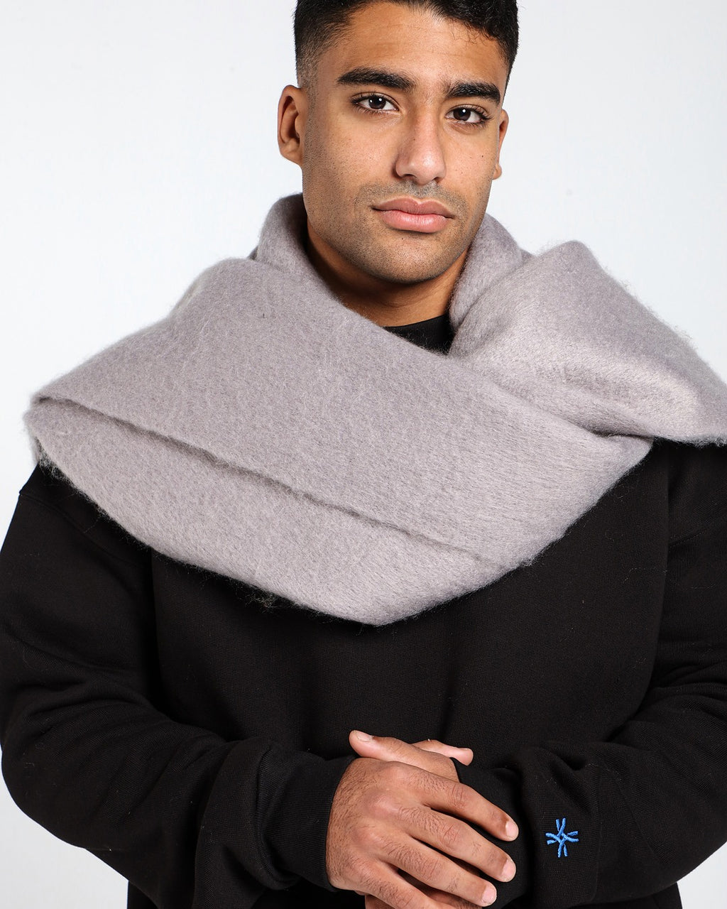 WIDE WOOL BLEND SCARF - GRAY