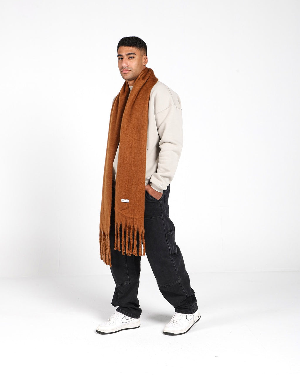 WIDE WOOL BLEND SCARF - BROWN