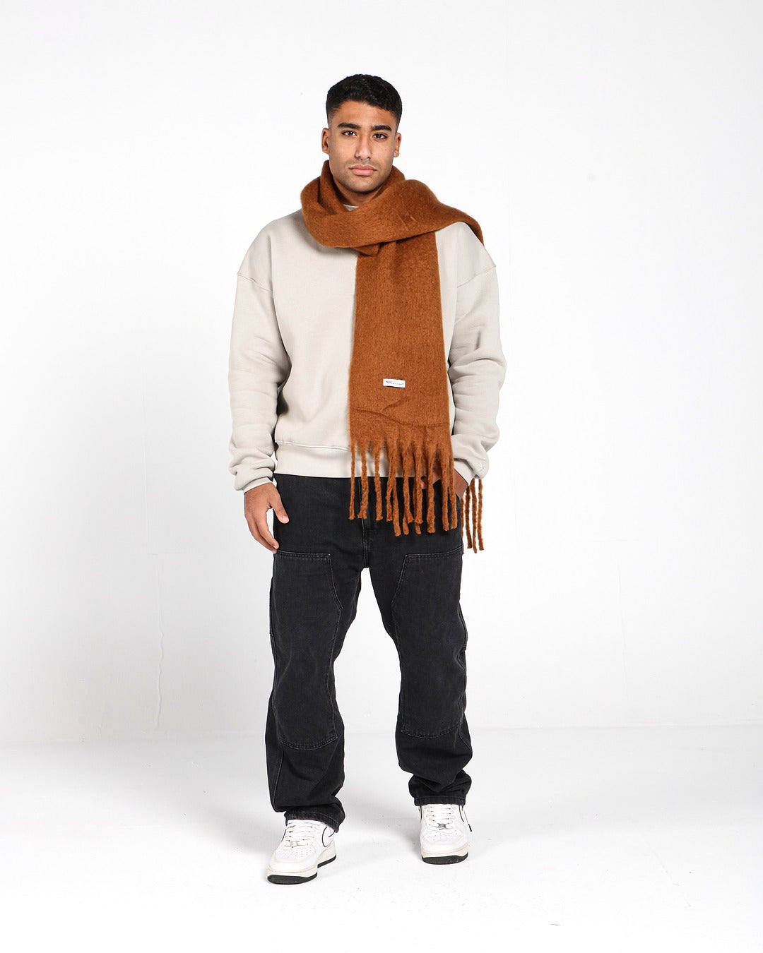 WIDE WOOL BLEND SCARF - BROWN