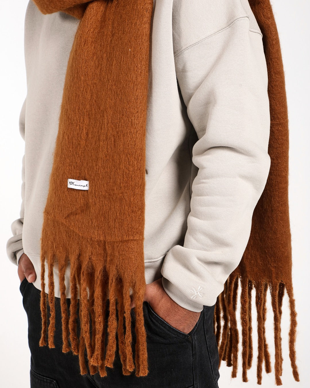 WIDE WOOL BLEND SCARF - BROWN