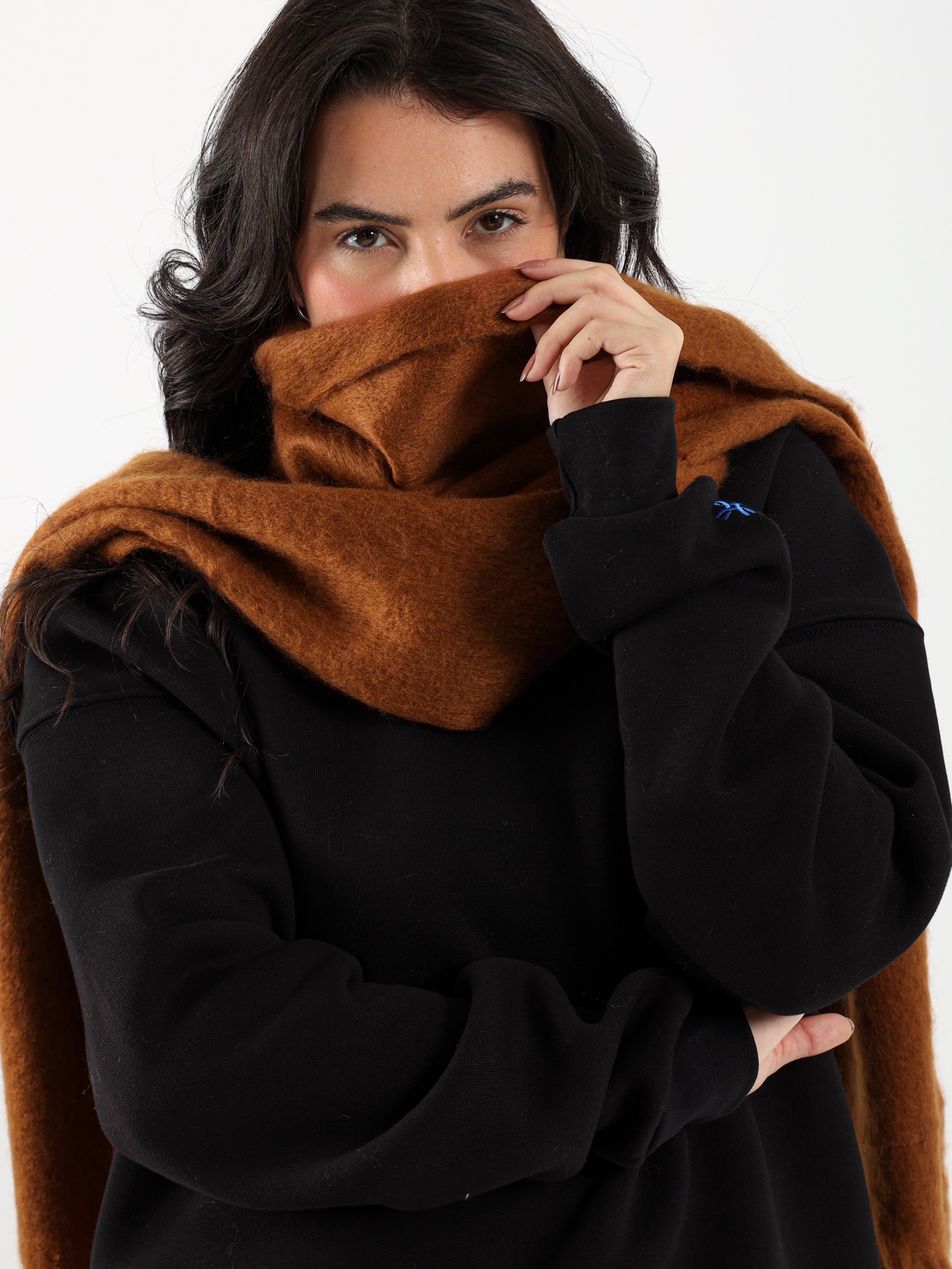 WIDE WOOL BLEND SCARF - BROWN